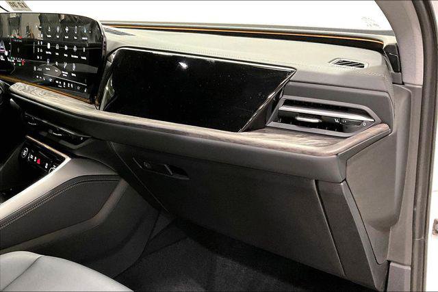 Certified 2025 Audi Q5 Premium w/ Convenience Package AWD/4WD image 9