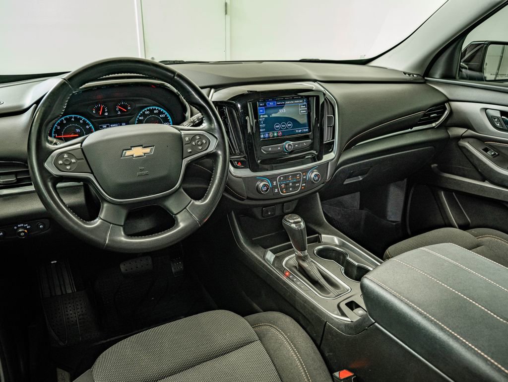 Used 2020 Chevrolet Traverse LT FWD image 27