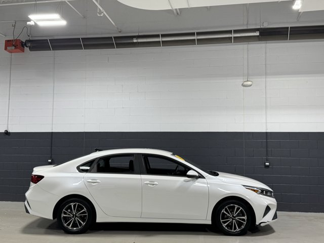 Used 2022 Kia Forte LXS w/ LXS Technology Package FWD image 4
