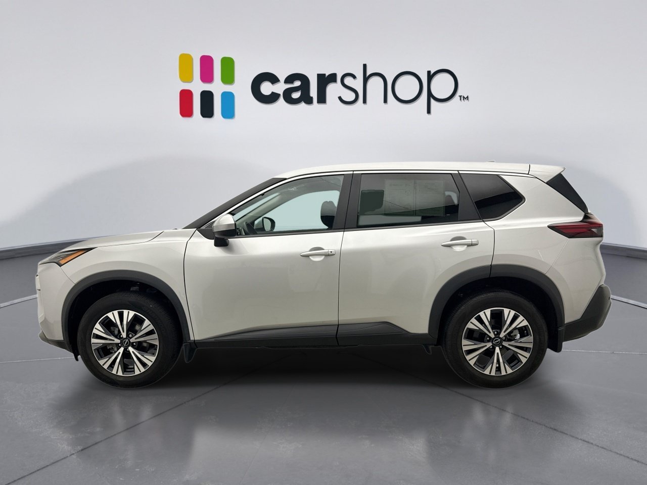 Used 2023 Nissan Rogue SV AWD/4WD image 2
