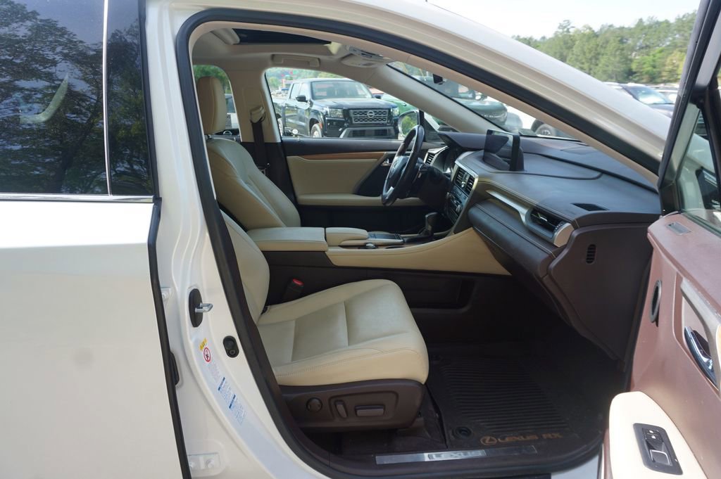 Used 2020 Lexus RX 350L Premium w/ Premium Package image 17