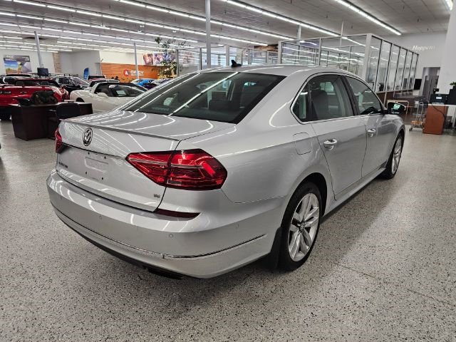 Used 2016 Volkswagen Passat 3.6 SEL Premium image 4