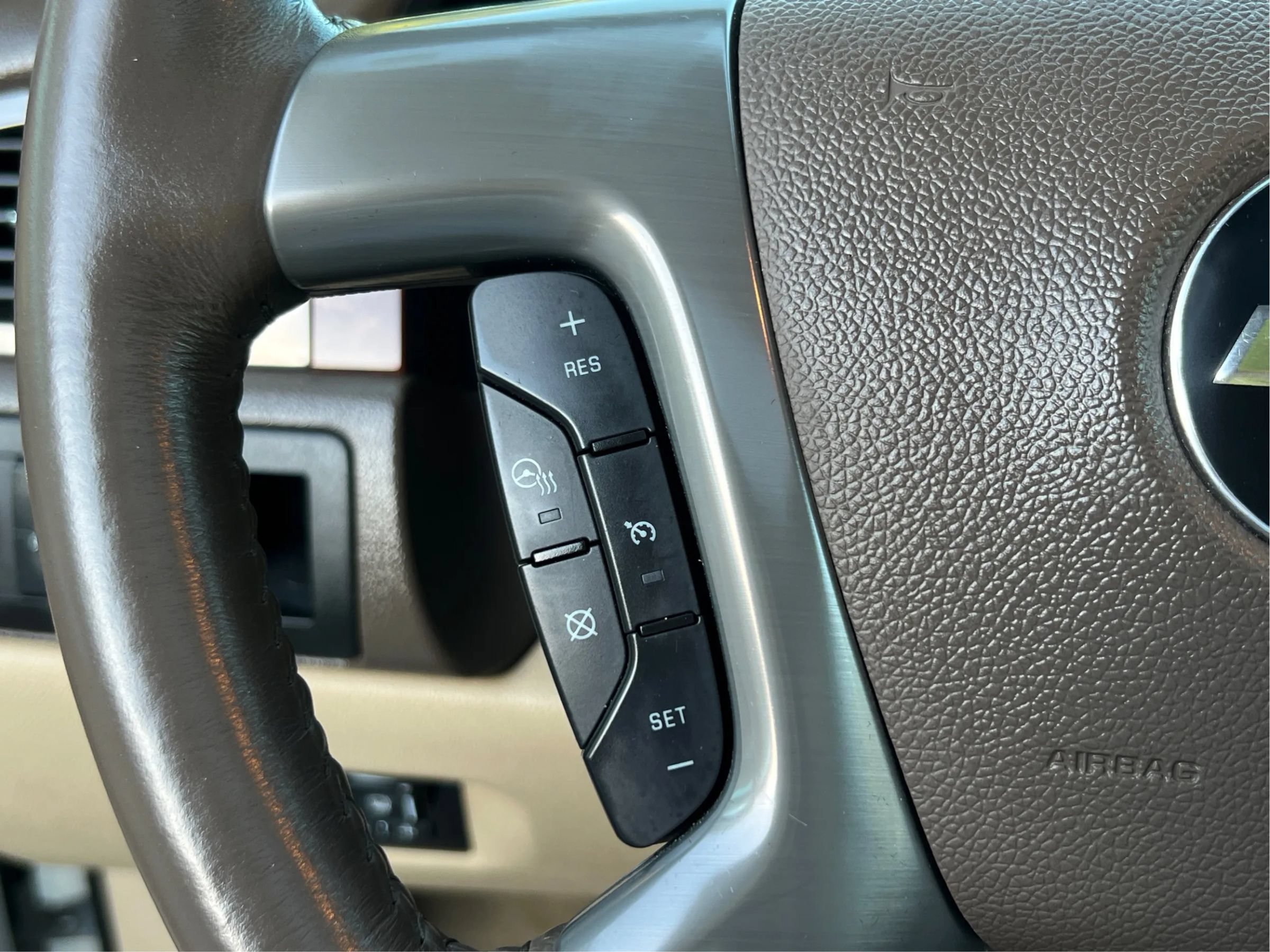 Used 2014 Chevrolet Tahoe LTZ RWD image 35