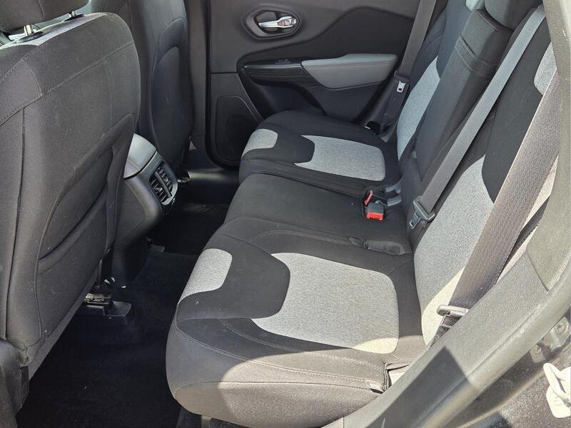 Used 2014 Jeep Cherokee Sport w/ Trailer Tow Group FWD image 12