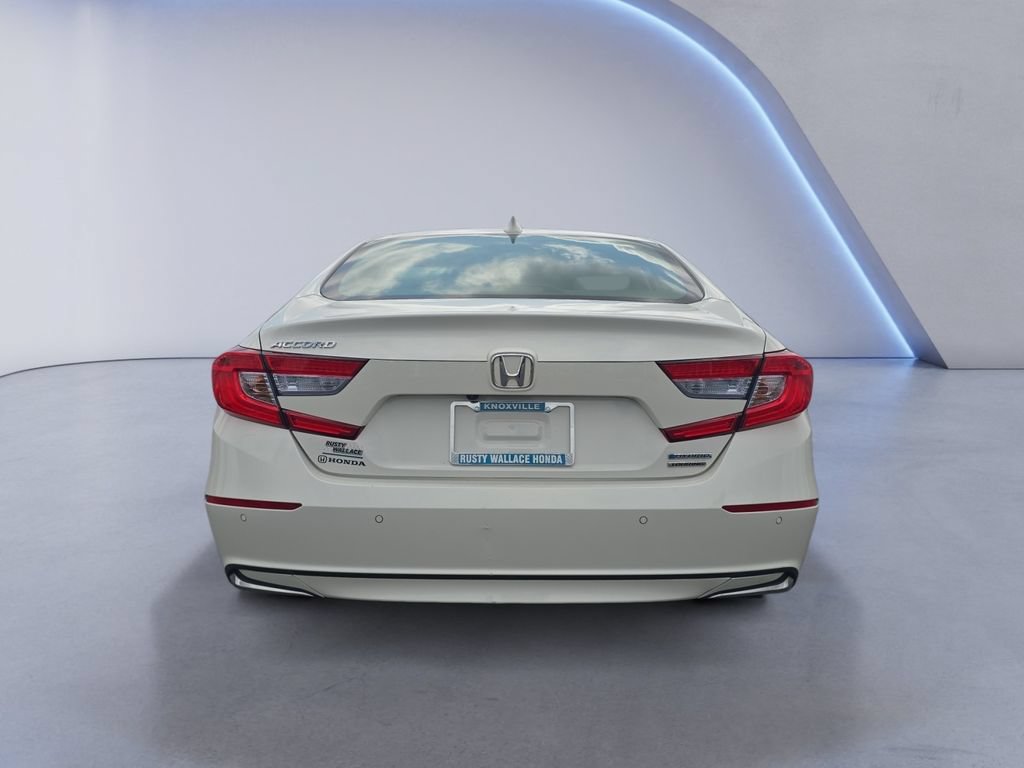 Used 2018 Honda Accord Touring image 4