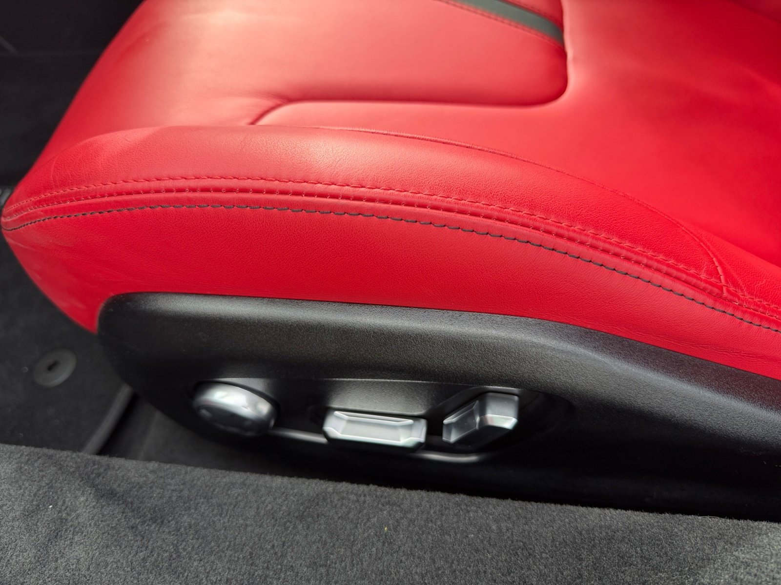 Used 2024 Lotus Emira First Edition image 18