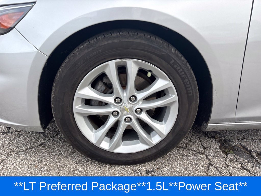 Used 2017 Chevrolet Malibu LT FWD image 26
