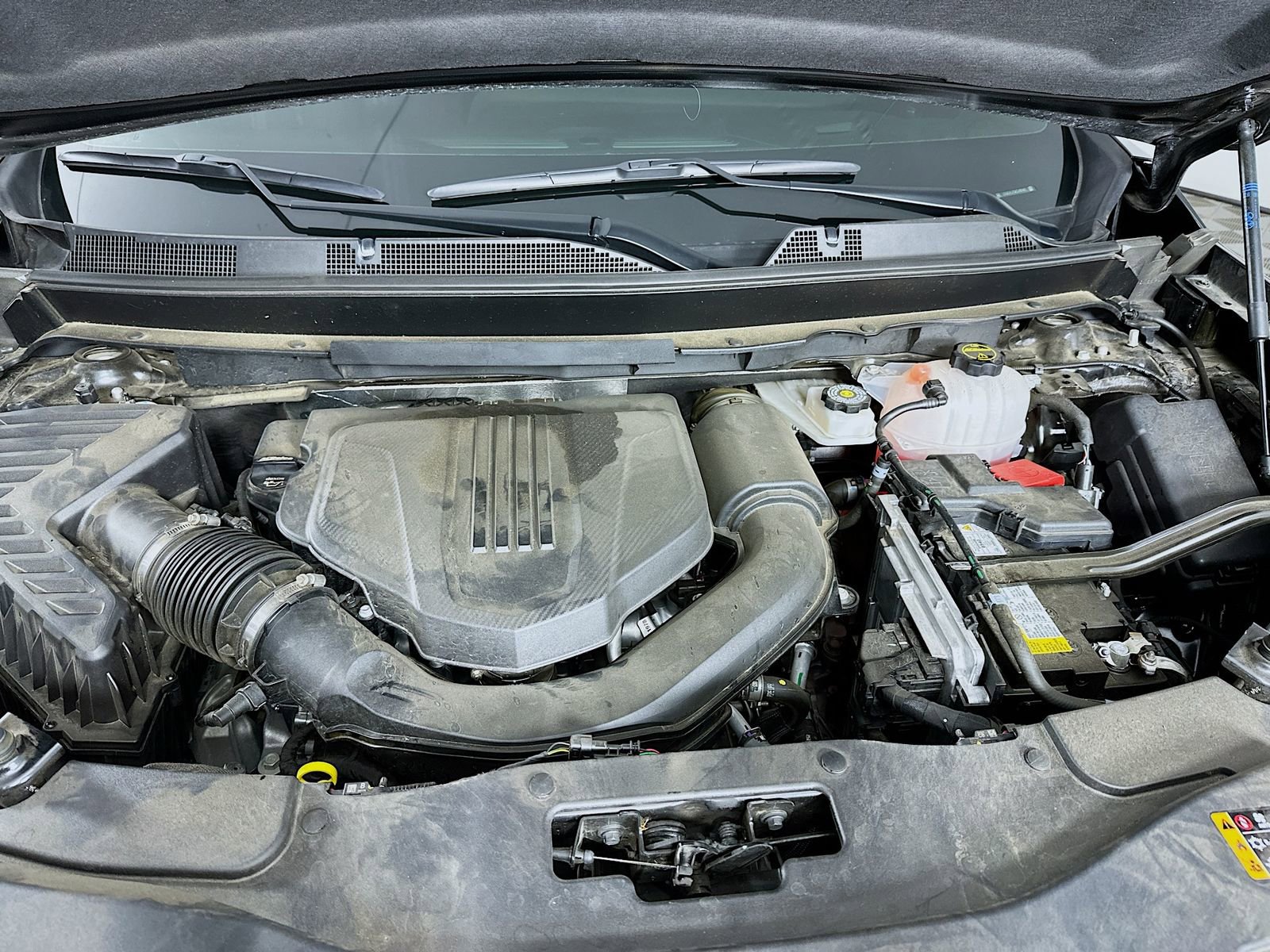 Used 2025 Chevrolet Traverse RS image 34