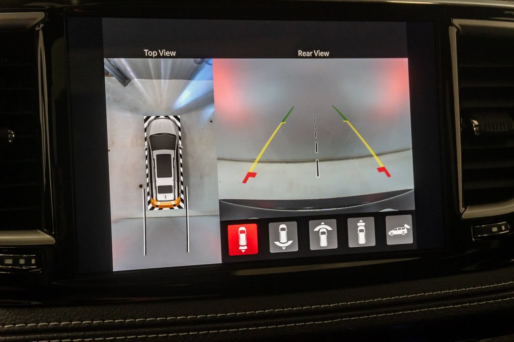 New 2027 Chrysler Pacifica Limited FWD image 19