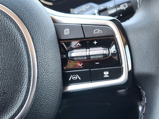 Certified 2026 Kia Carnival SX w/ SX Dark Edition Package FWD image 30