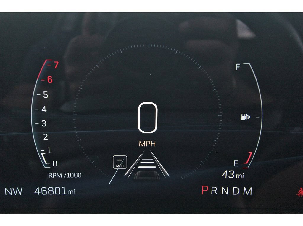 Used 2025 Cadillac XT4 Premium Luxury FWD image 13