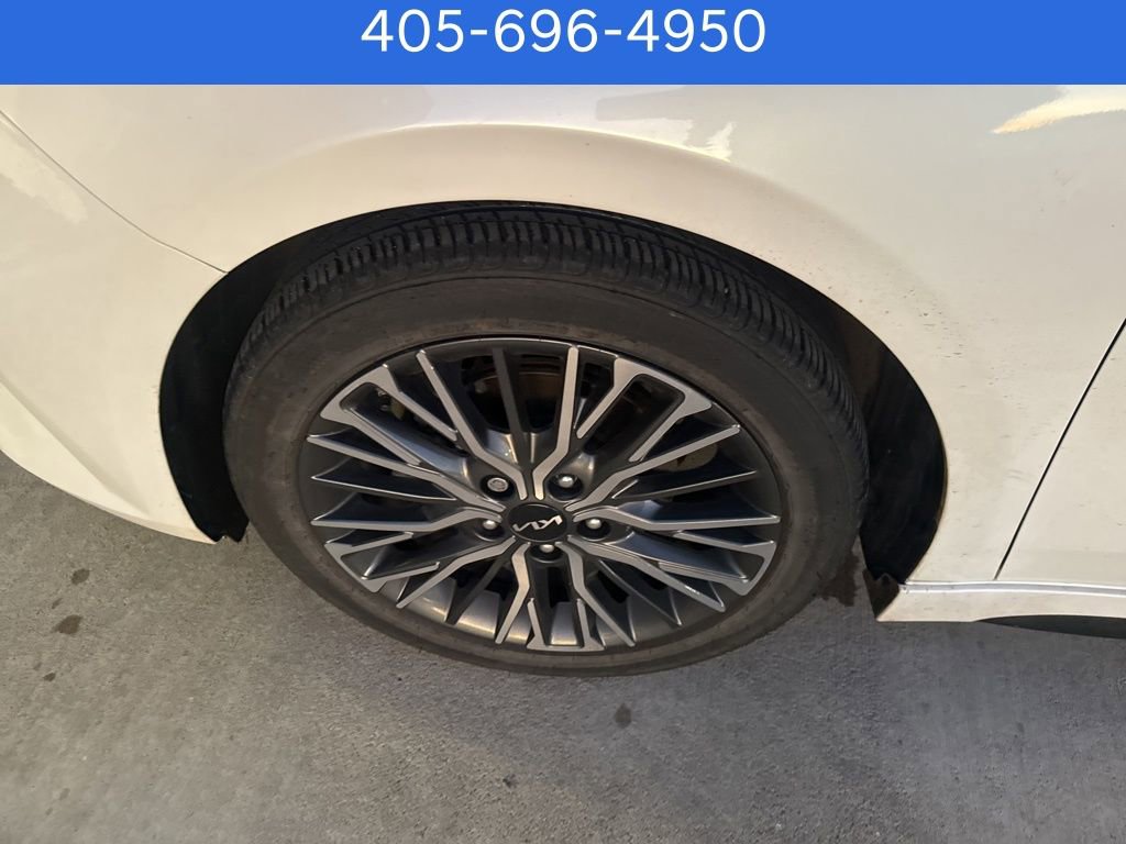 Used 2024 Kia Forte GT-Line w/ GT-Line Premium Package image 11