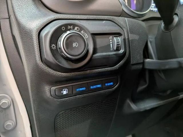 Used 2023 Jeep Wrangler Unlimited image 16