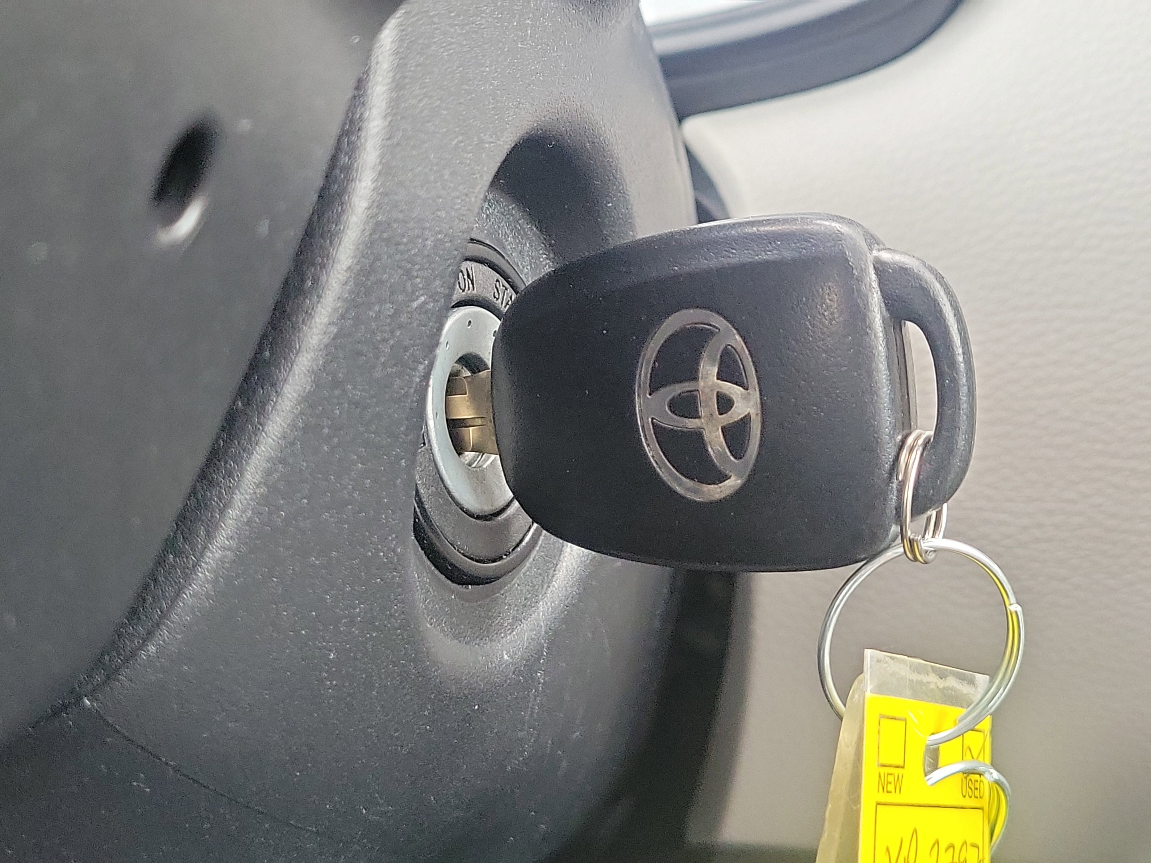 Used 2024 Toyota Corolla Cross L image 24