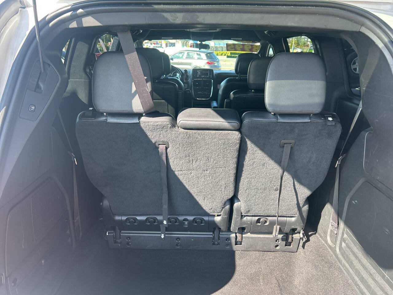 Used 2016 Dodge Grand Caravan R/T FWD image 12