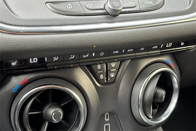 Used 2025 Chevrolet Blazer LT image 28