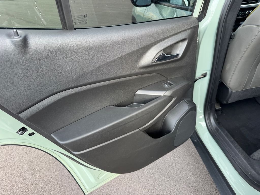Used 2025 Chevrolet Trax ACTIV FWD image 18