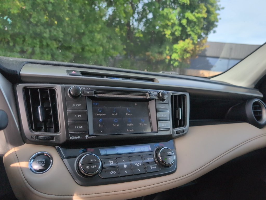 Used 2014 Toyota RAV4 Limited AWD/4WD image 25