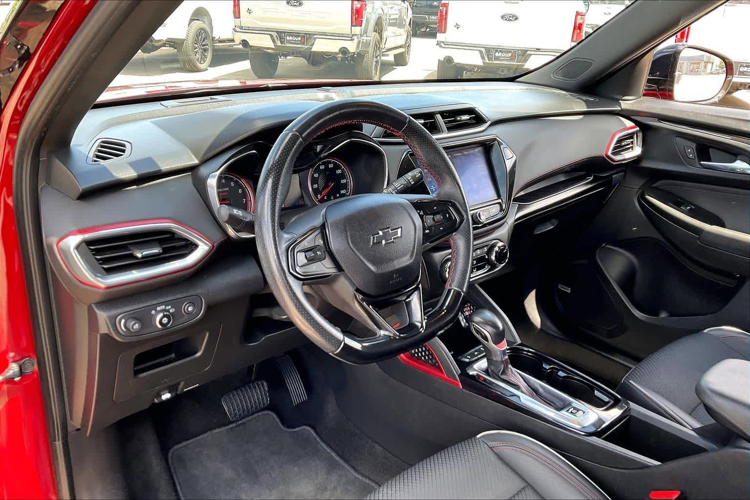 Used 2021 Chevrolet TrailBlazer RS w/ Technology Package FWD image 17