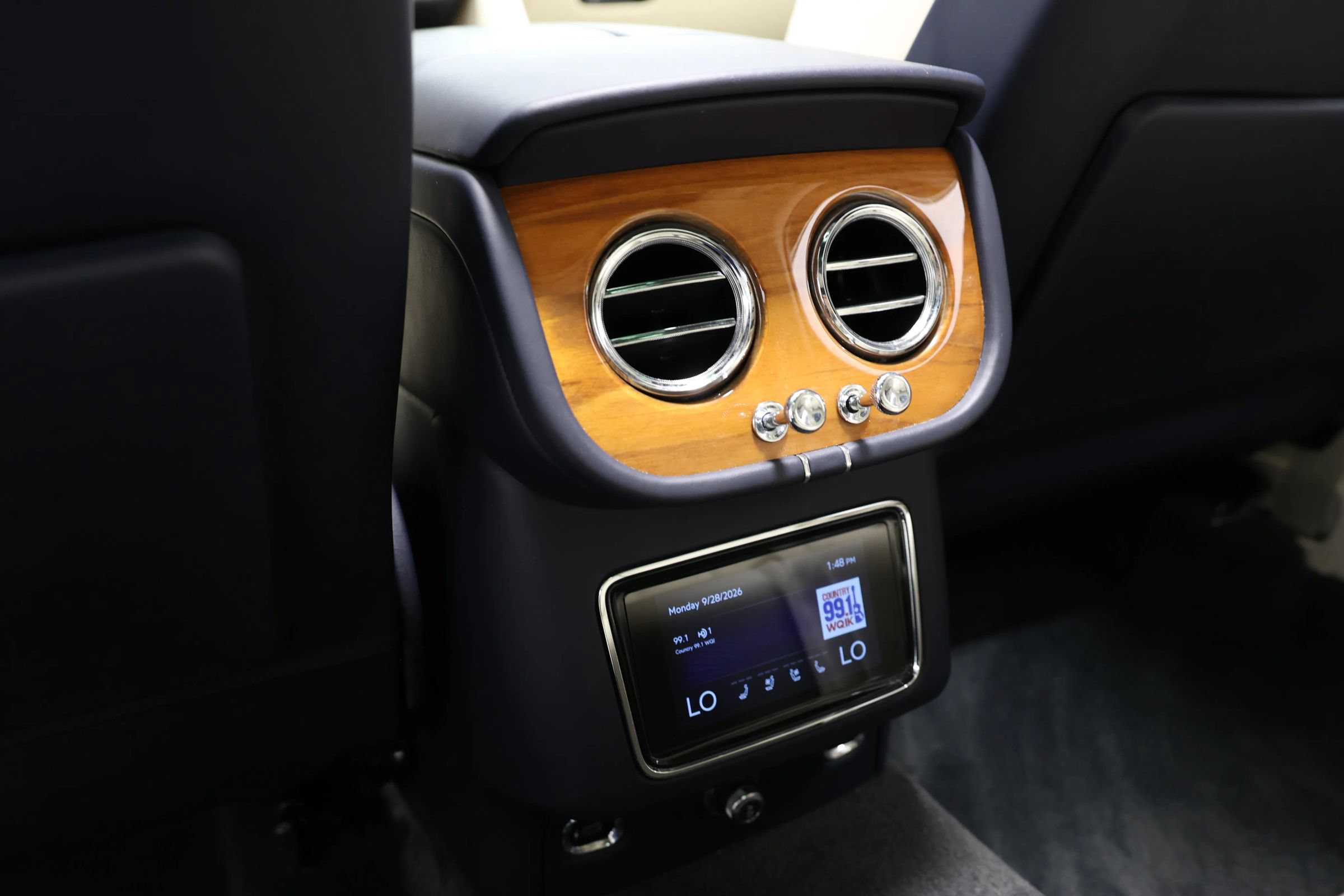 Used 2021 Bentley Bentayga w/ First Edition Specification AWD/4WD image 68