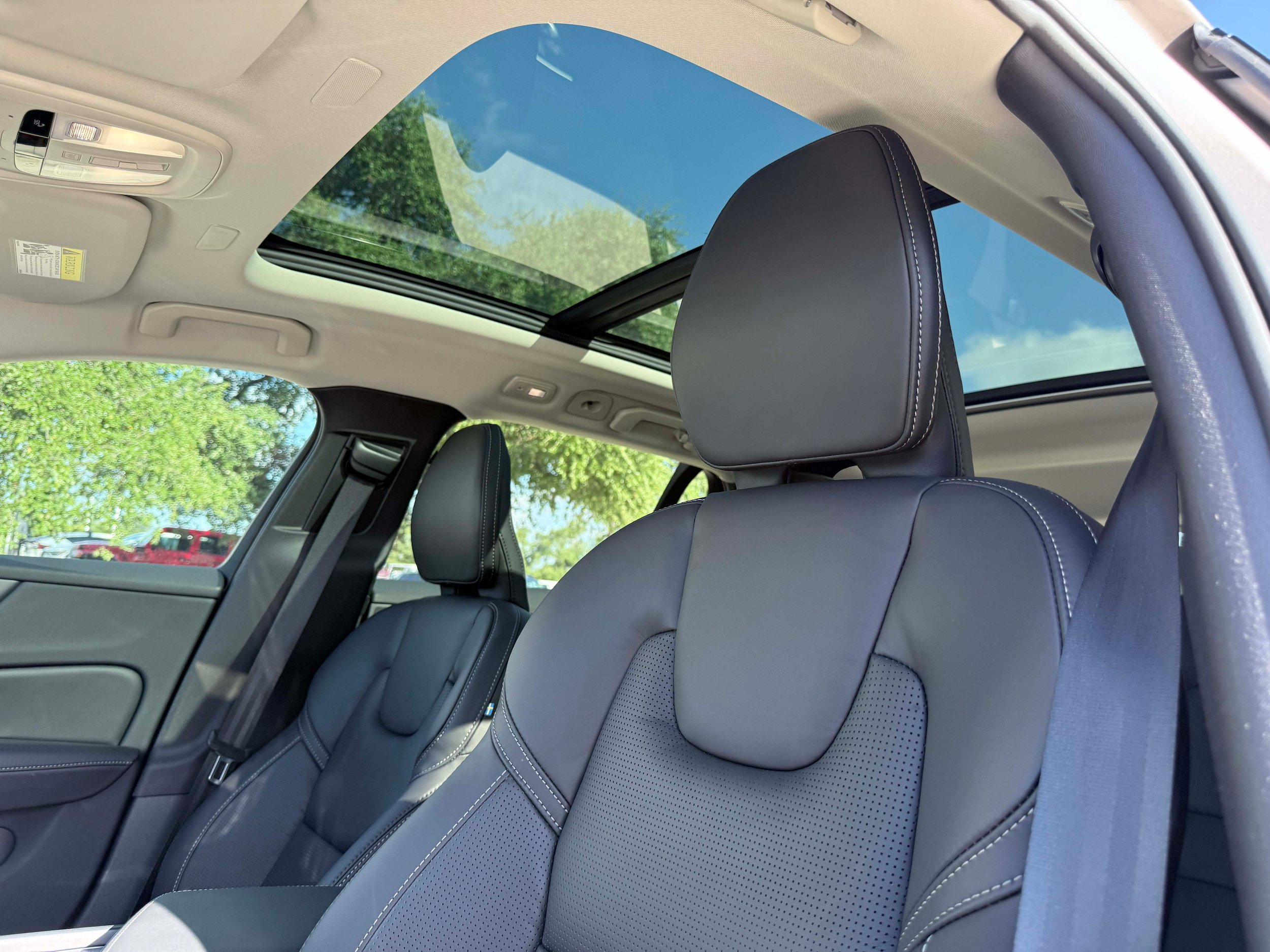 New 2026 Volvo V60 B5 Cross Country Ultra w/ Protection Package Premier AWD/4WD image 13