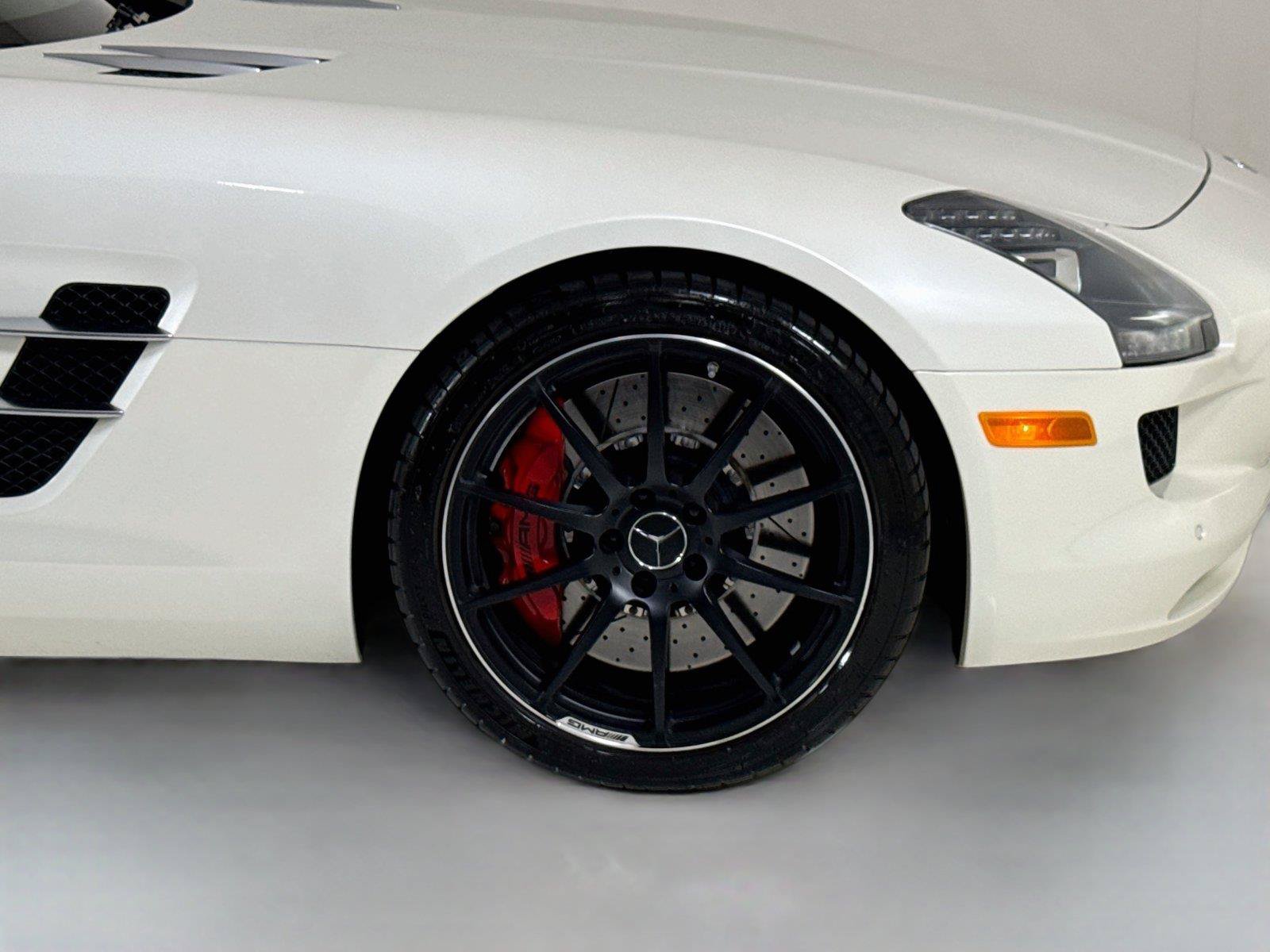 Used 2012 Mercedes-Benz SLS AMG Roadster image 39