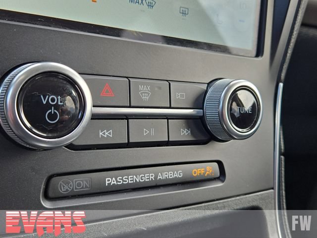 Used 2024 Ford Edge Titanium AWD/4WD image 9