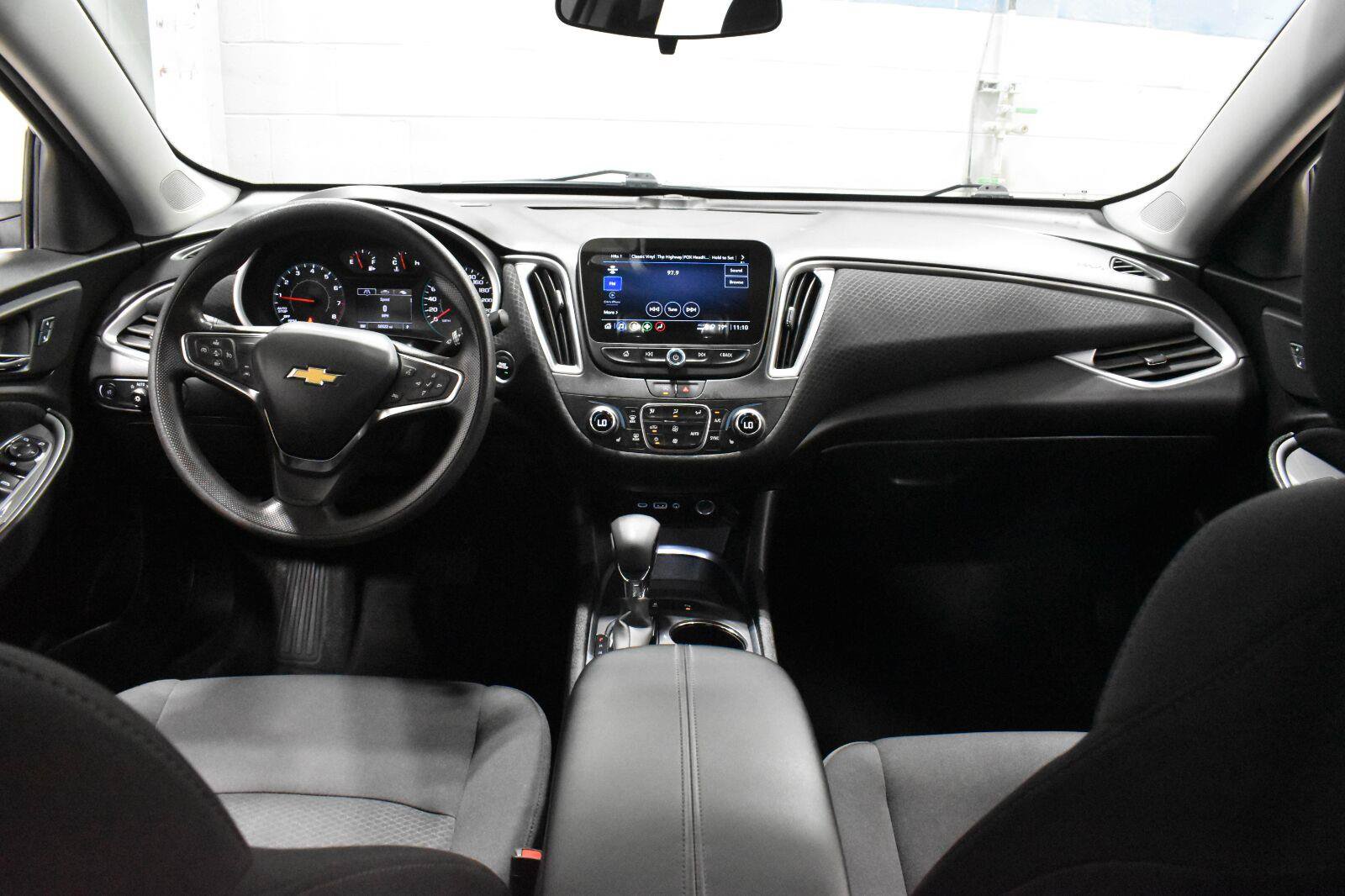 Used 2024 Chevrolet Malibu LT FWD image 5