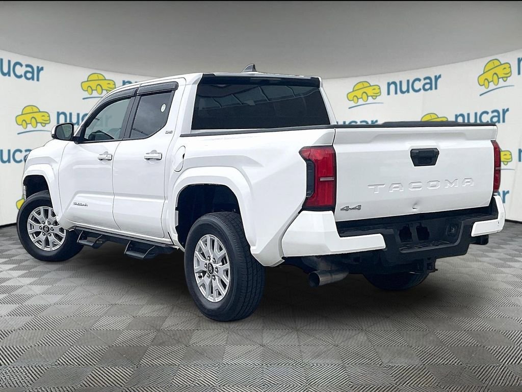 Used 2025 Toyota Tacoma SR5 AWD/4WD image 4