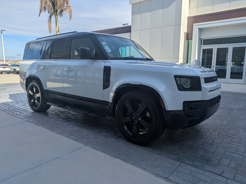 New 2026 Land Rover Defender 130 X-Dynamic SE AWD/4WD image 3