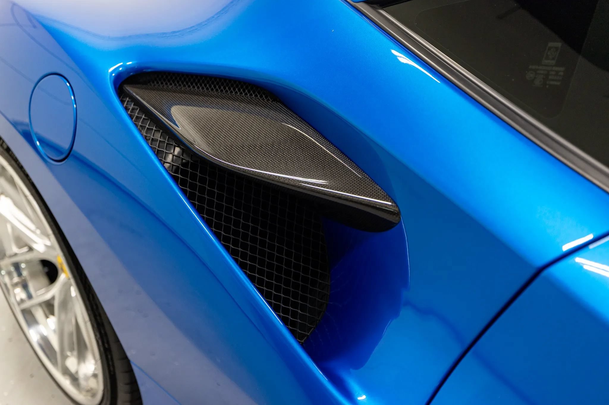 Used 2020 Ferrari F8 Tributo RWD image 27