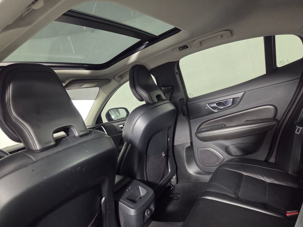 Used 2022 Volvo S60 B5 Momentum AWD/4WD image 24