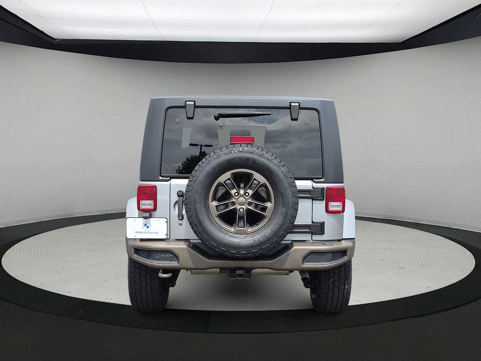Used 2016 Jeep Wrangler Sahara AWD/4WD image 7