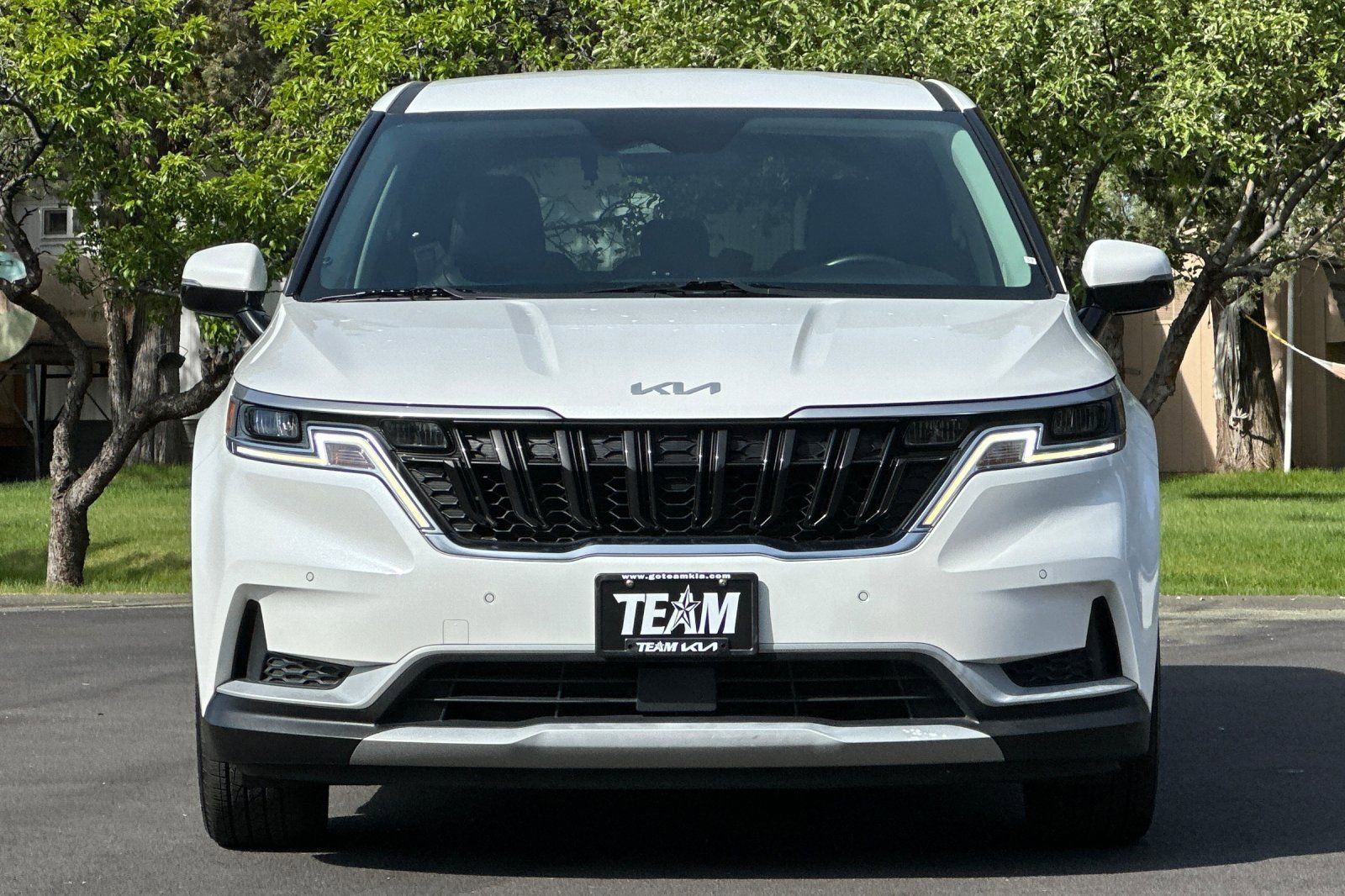 Used 2022 Kia Carnival EX FWD image 9