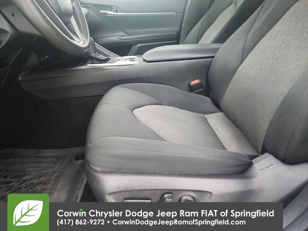 Used 2021 Toyota Camry LE image 20