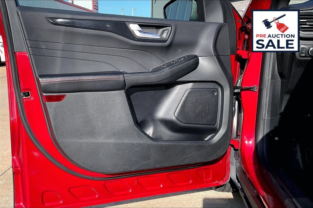 Used 2025 Ford Escape ST-Line Select AWD/4WD image 23
