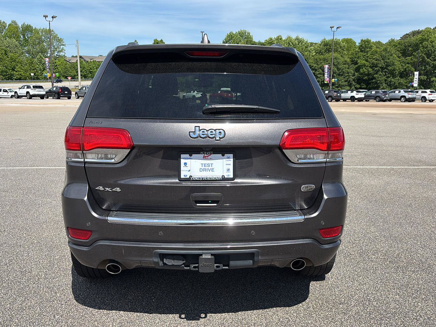 Used 2017 Jeep Grand Cherokee Overland AWD/4WD image 4