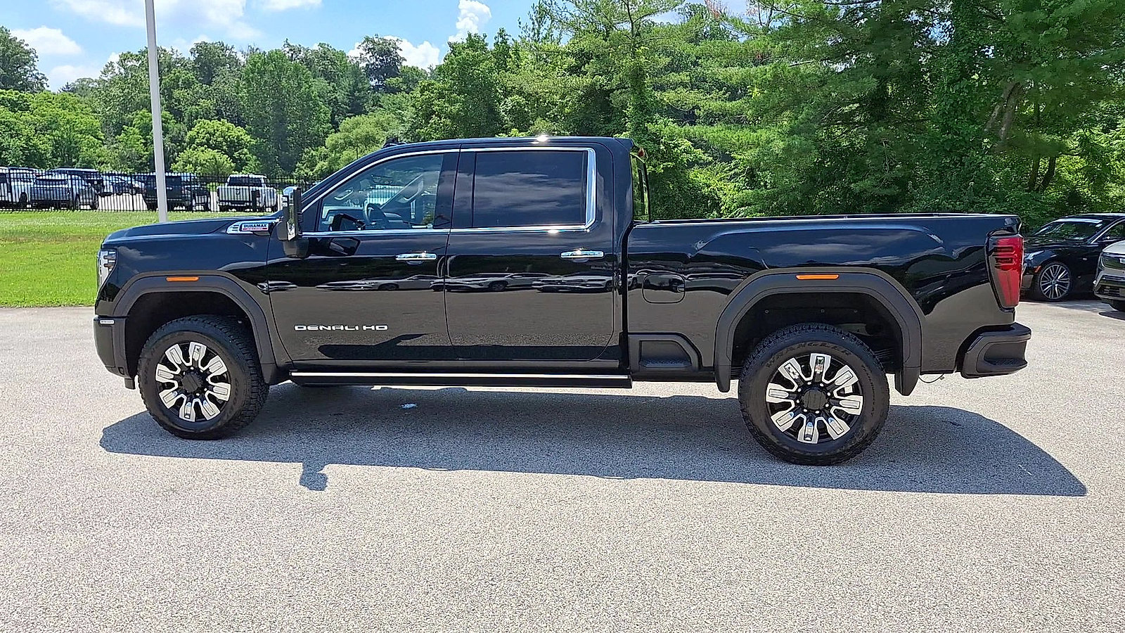 Used 2026 GMC Sierra 2500 Denali w/ Denali Reserve Package AWD/4WD image 6