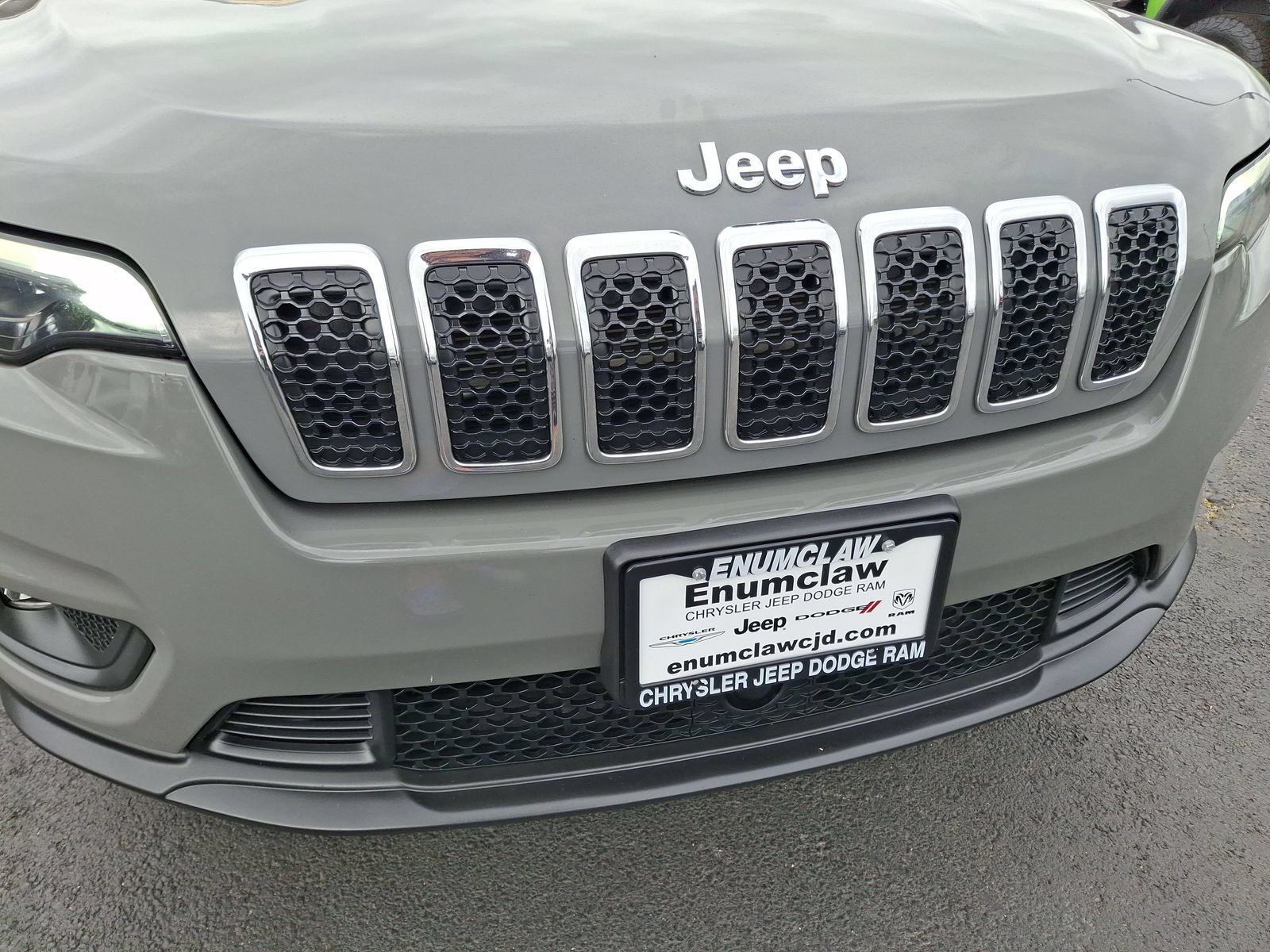 Used 2021 Jeep Cherokee Latitude Lux w/ Comfort/Convenience Group AWD/4WD image 24