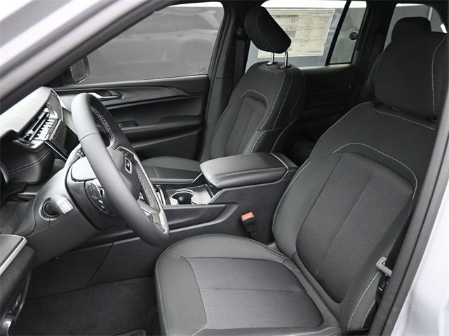 New 2025 Jeep Grand Cherokee Laredo image 12