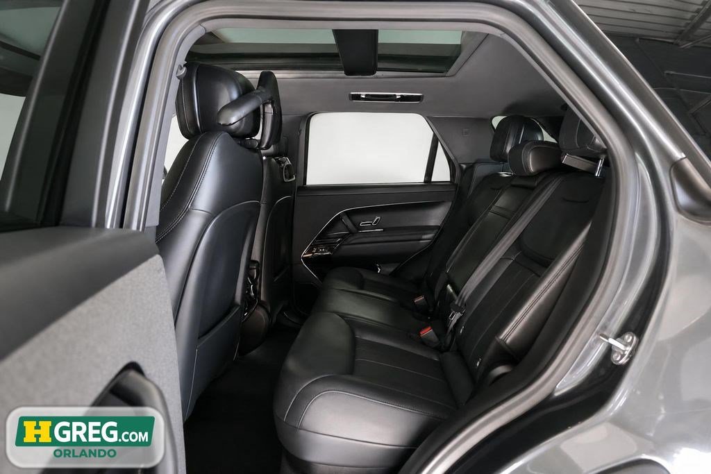 Used 2024 Land Rover Range Rover Sport Dynamic SE AWD/4WD image 17
