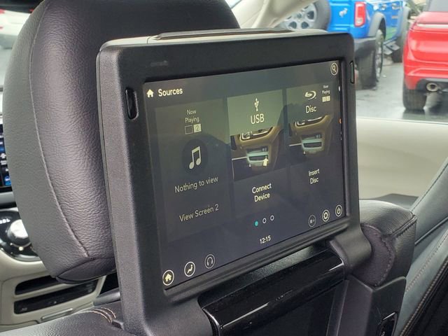 Used 2018 Chrysler Pacifica Touring-L Plus w/ Tire & Wheel Group FWD image 31