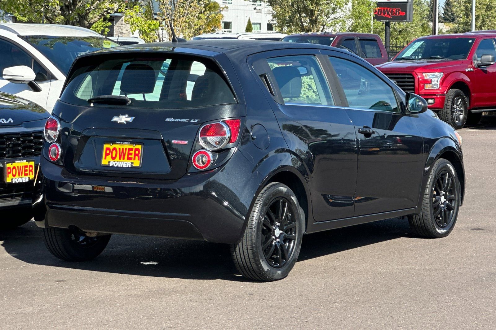 Used 2014 Chevrolet Sonic LT w/ Fun and Sun Package FWD image 4
