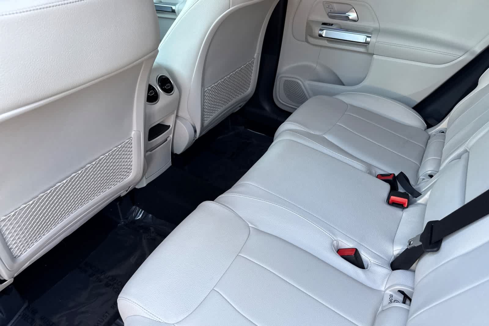 Certified 2025 Mercedes-Benz GLB 250 4MATIC image 11