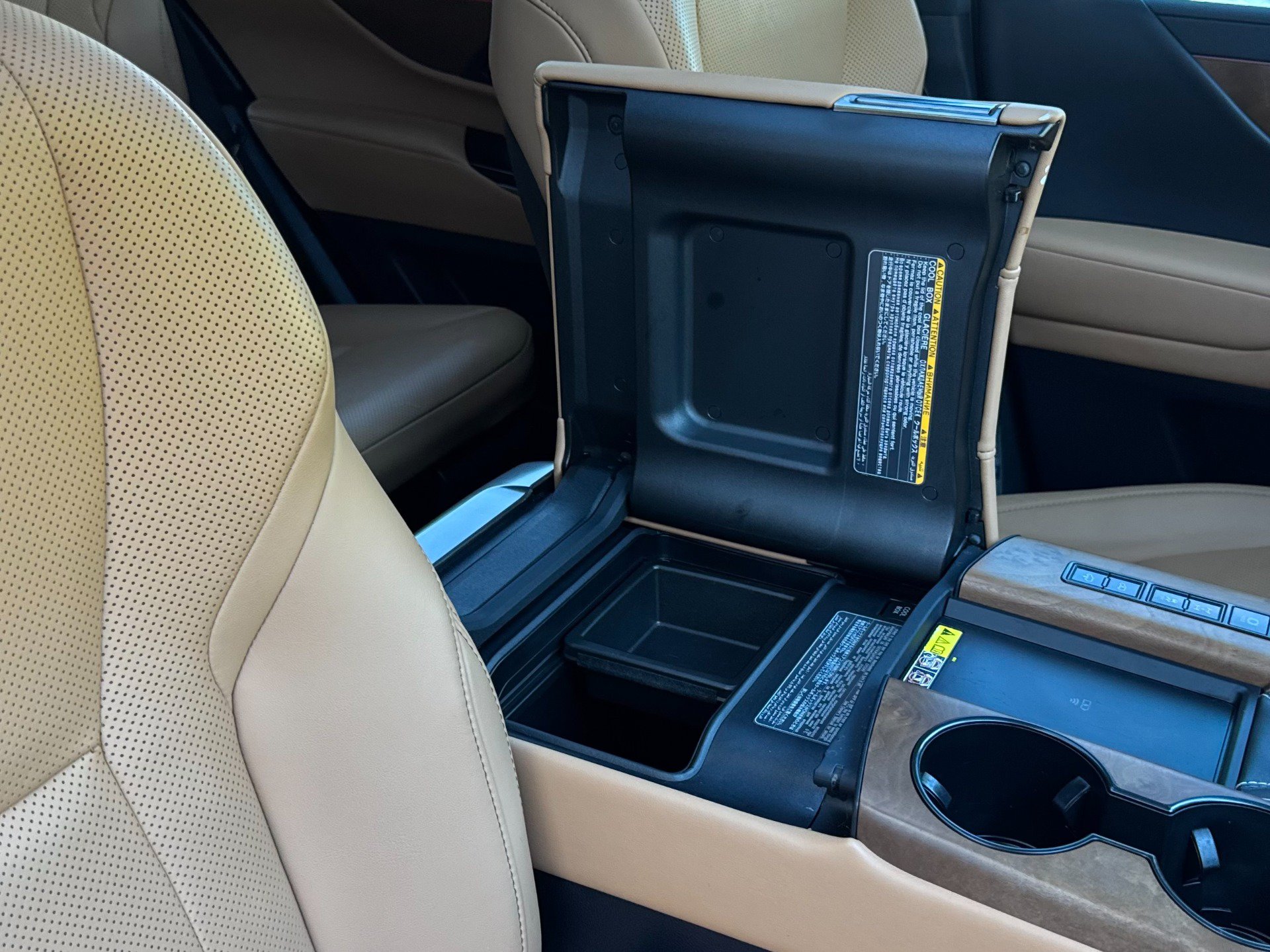 Used 2024 Lexus LX 600 4WD w/ Luxury Package image 27