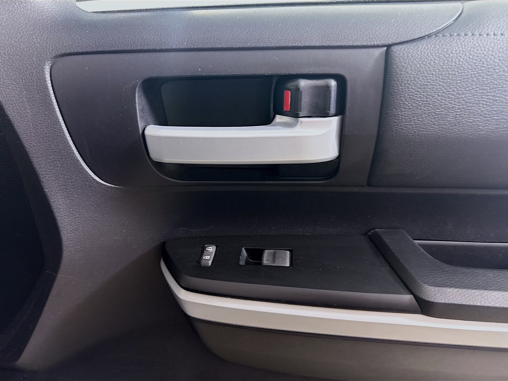 Used 2020 Toyota Tundra SR5 w/ SR5 Upgrade Package image 30