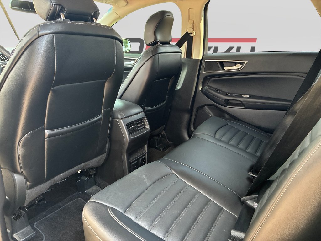 Used 2017 Ford Edge SEL w/ Equipment Group 201A FWD image 16