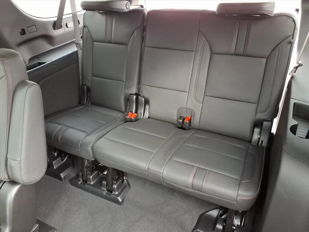 New 2026 Chevrolet Suburban RST image 8