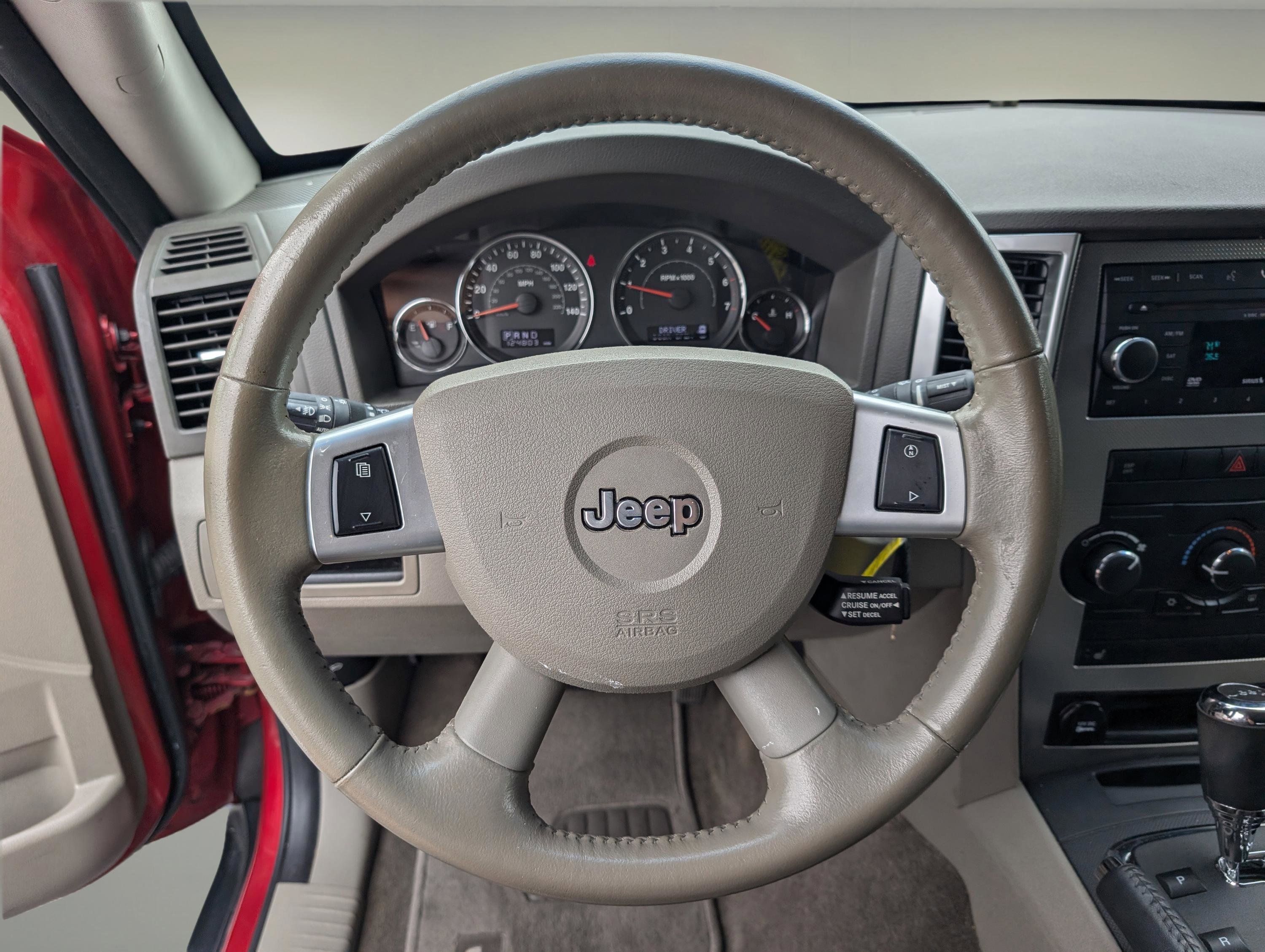 Used 2009 Jeep Grand Cherokee Laredo image 16