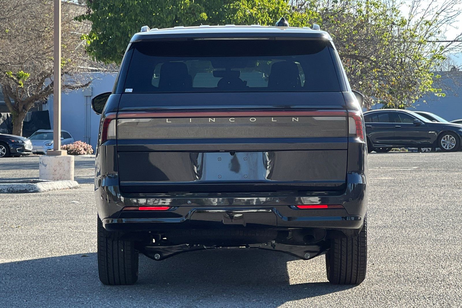 New 2026 Lincoln Navigator Reserve w/ Jet Appearance Package image 6